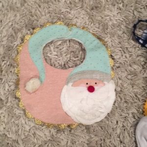 Mud pie bib never used